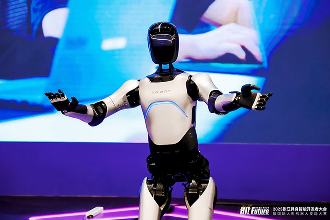 星空游戏远征A2成全球首个同时拥有中美欧认证的人形机器人